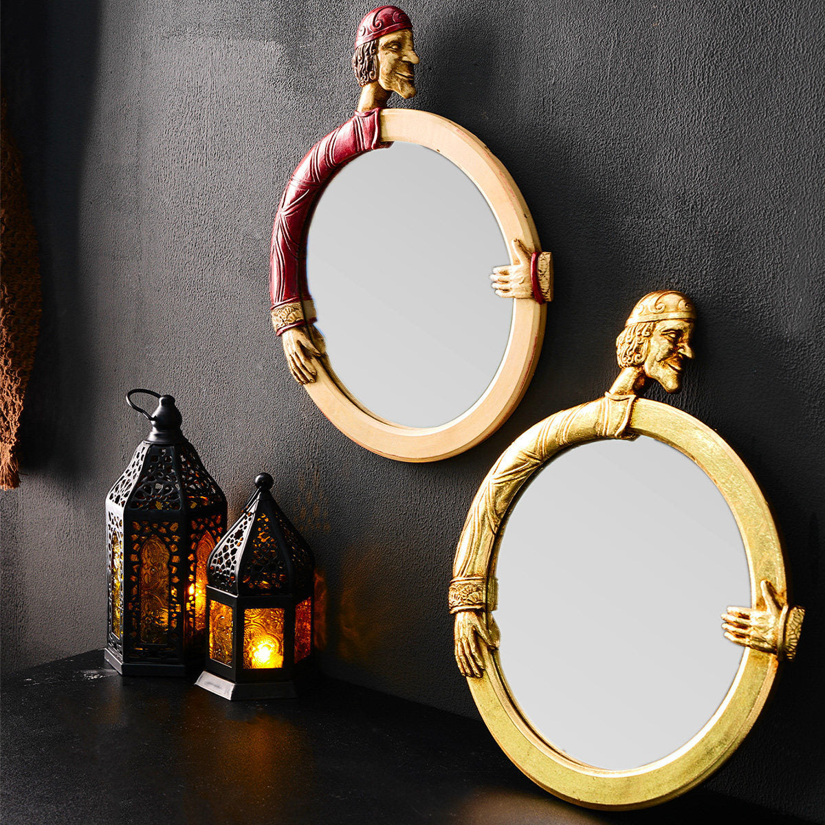 Circular decorative hanging mirror